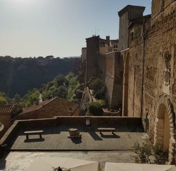 پانسیون La Torre Della Piramide