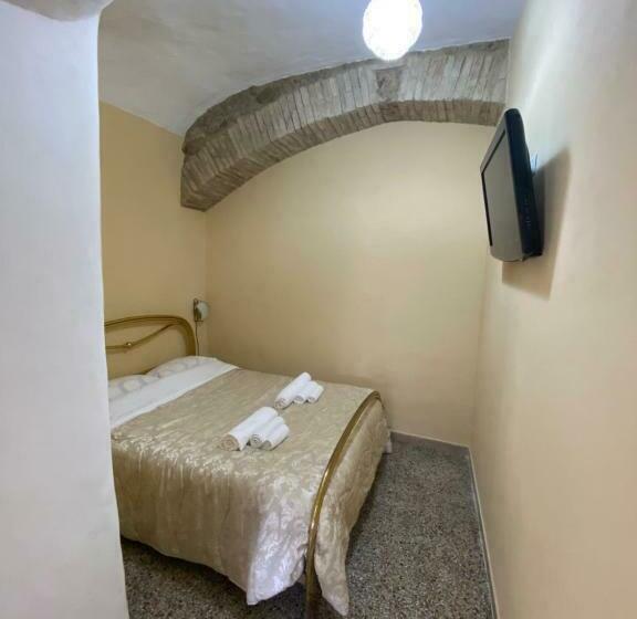 پانسیون La Torre Della Piramide