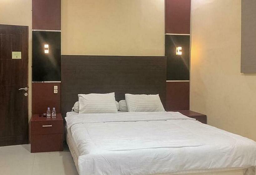 ホテル Reddoorz Syariah Near Alun Alun Bima