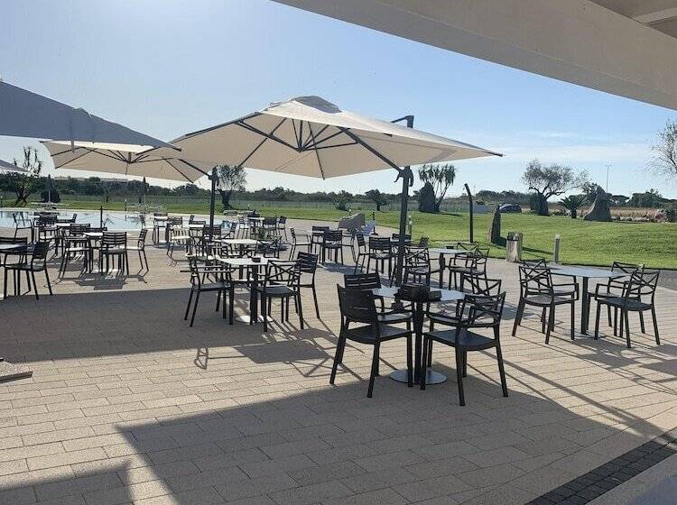 בית מלון כפרי S'Arena Beach