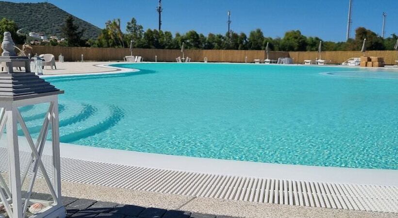 בית מלון כפרי S'Arena Beach