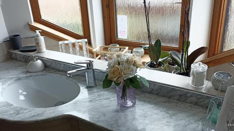 Outlander Boutique B&b Super King