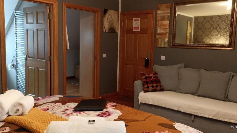 Outlander Boutique B&b Super King