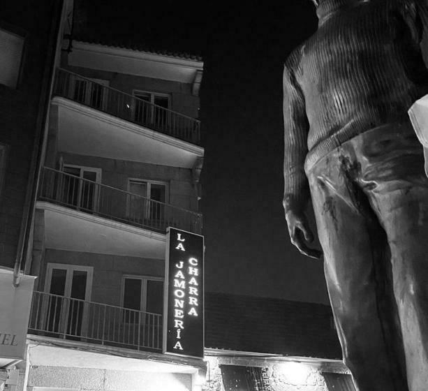 بنسيون La Charra