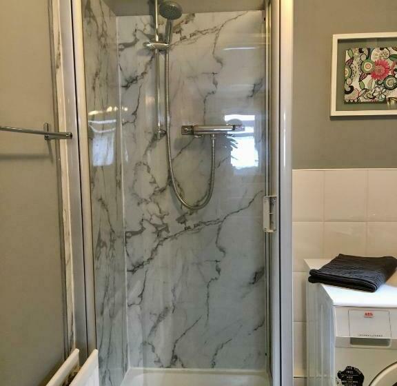 Пансион Lovely Studio Room In The Heart Of Kingston Upon Thames
