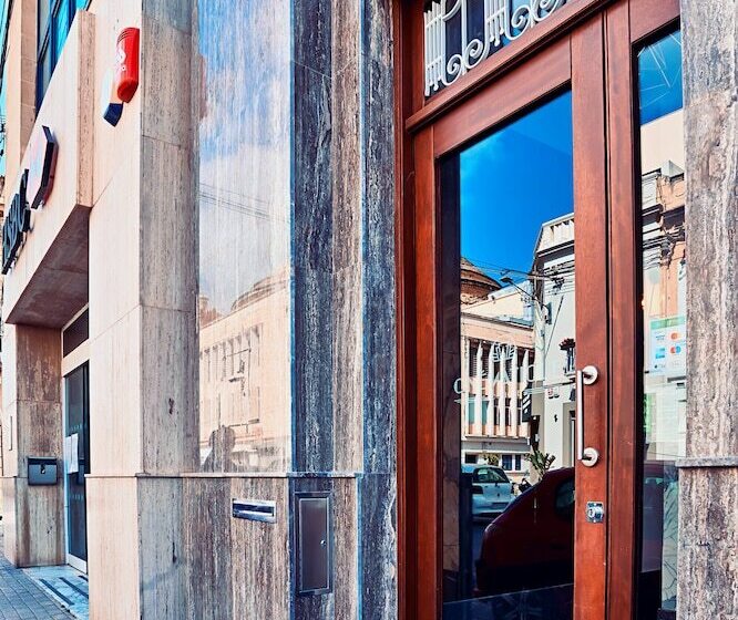 تختخواب و صبحانه Cinematique