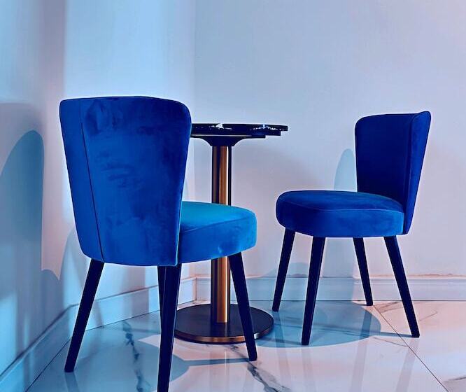 تختخواب و صبحانه Cinematique