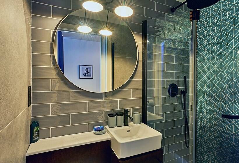 تختخواب و صبحانه Cinematique