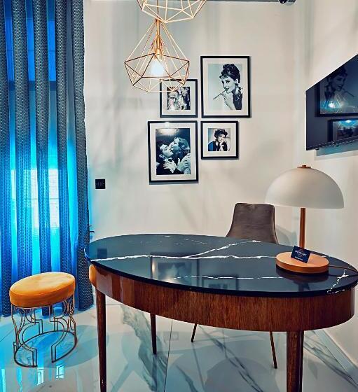 تختخواب و صبحانه Cinematique