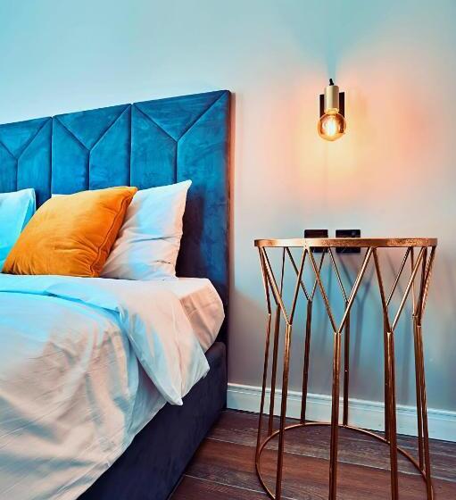 تختخواب و صبحانه Cinematique