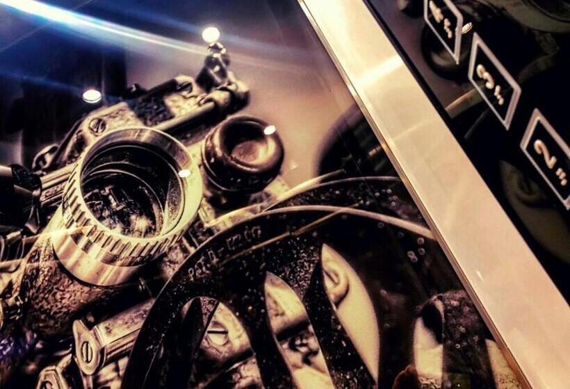 تختخواب و صبحانه Cinematique