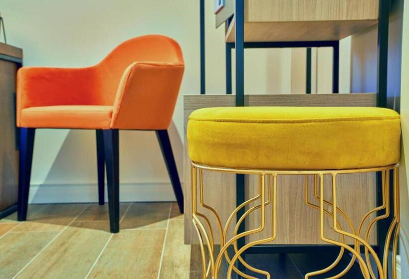 تختخواب و صبحانه Cinematique