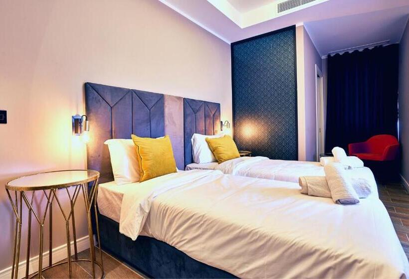 تختخواب و صبحانه Cinematique