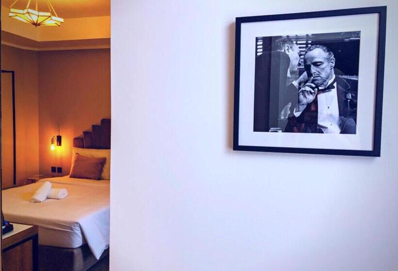 تختخواب و صبحانه Cinematique