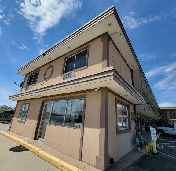 هتل Broadway Inn