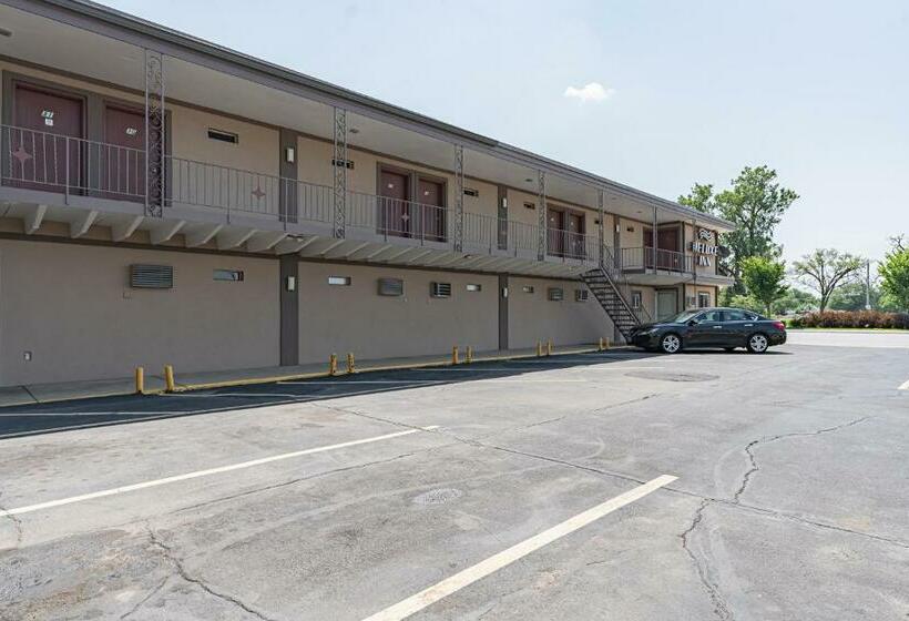 בית מלון כפרי Broadway Inn