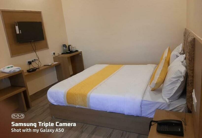 בית מלון כפרי Fun Park Sanand