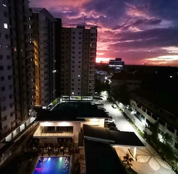 Pool View Studio In Mesaverte With Free Pool & Netflix