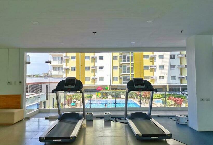 Pool View Studio In Mesaverte With Free Pool & Netflix