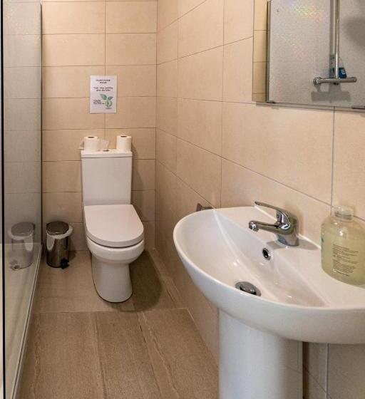 مبيت وإفطار Aisling Guest House