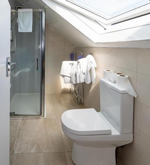 مبيت وإفطار Aisling Guest House