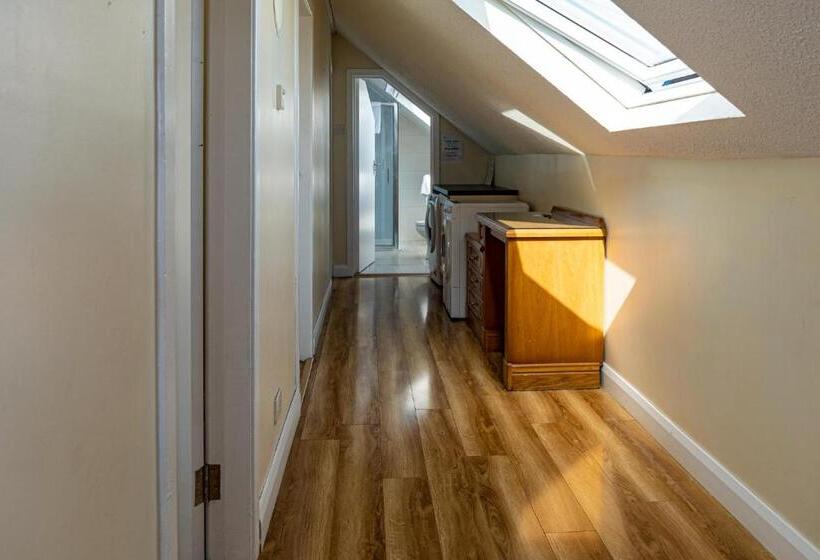 مبيت وإفطار Aisling Guest House