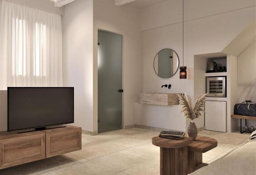 تختخواب و صبحانه F Charm All Suites   Adults Only