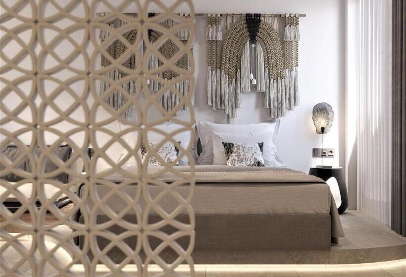 تختخواب و صبحانه F Charm All Suites   Adults Only