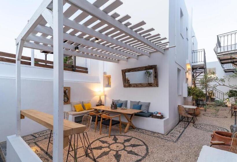 住宿加早餐  F Charm All Suites   Adults Only