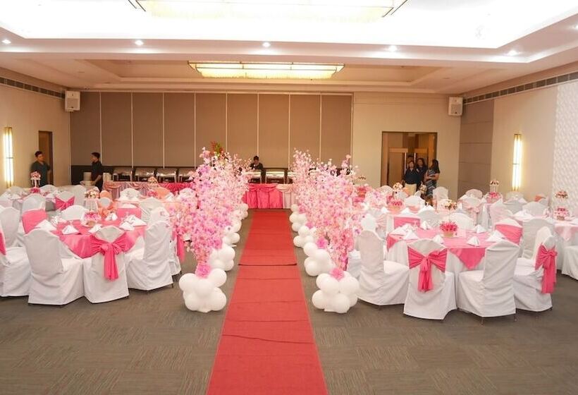 Circle Inn Hotel And Suites Bacolod