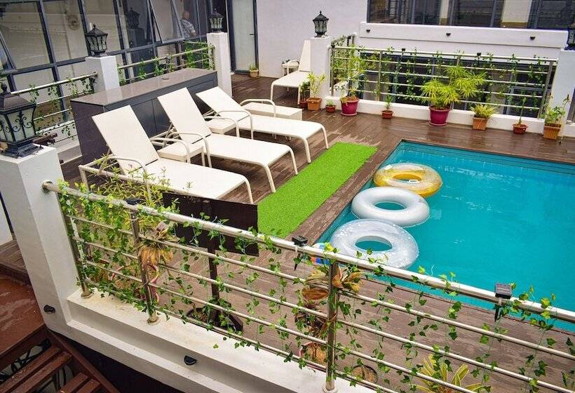 Erus Suites Hotel Boracay