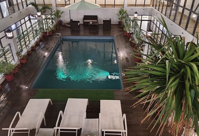 Erus Suites Hotel Boracay