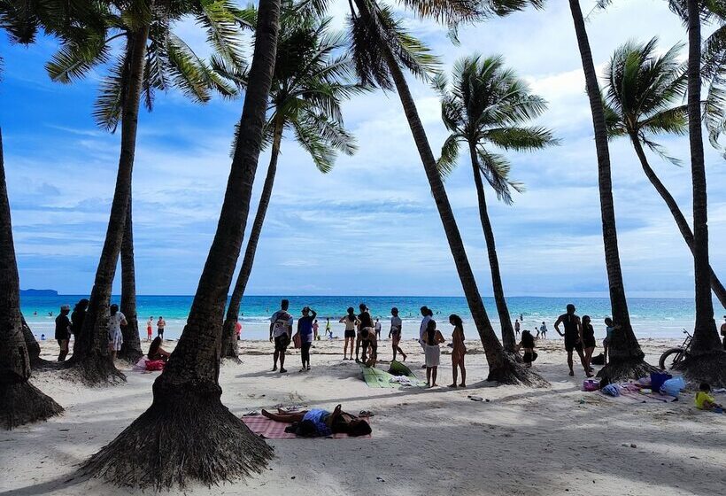 Erus Suites Hotel Boracay