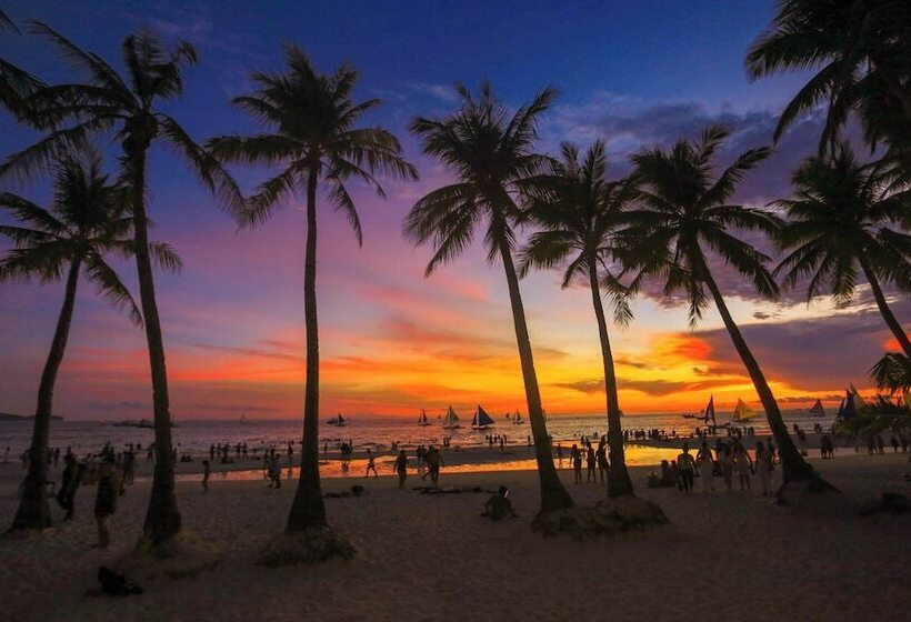 Erus Suites Hotel Boracay