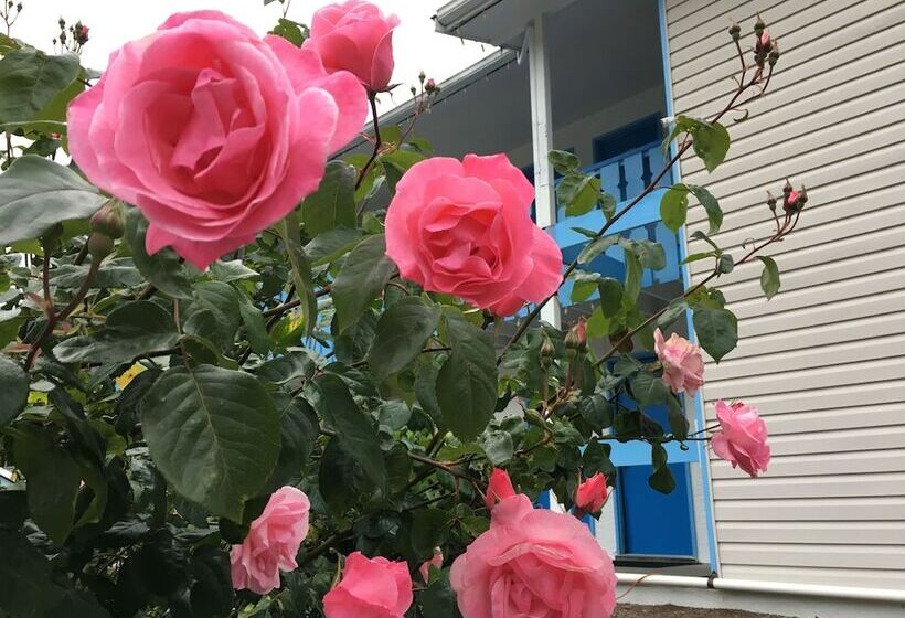 Fuller Lake Chemainus Motel