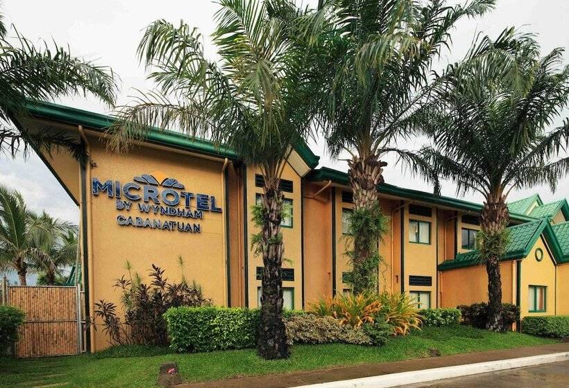 Hostal Microtel By Wyndham Cabanatuan