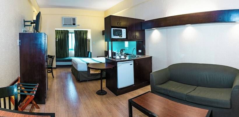 فندق فئة نجمة واحدة Microtel By Wyndham Cabanatuan