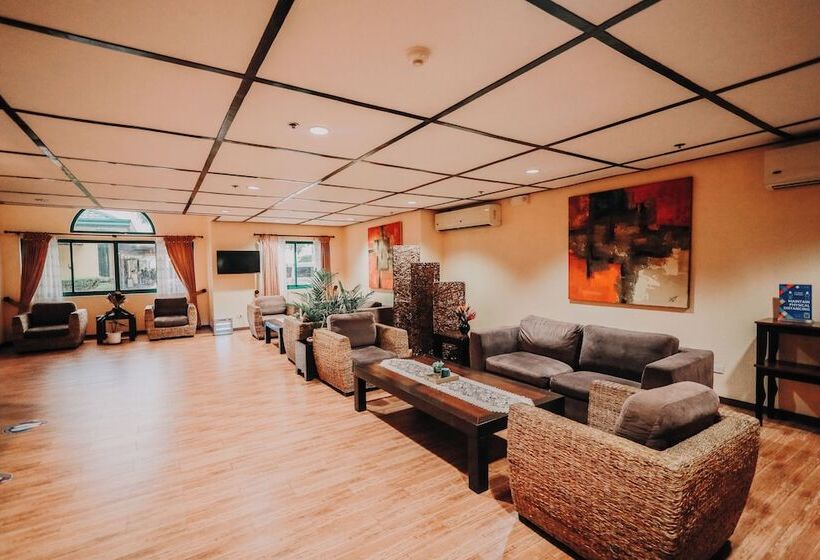 Hostal Microtel By Wyndham Cabanatuan