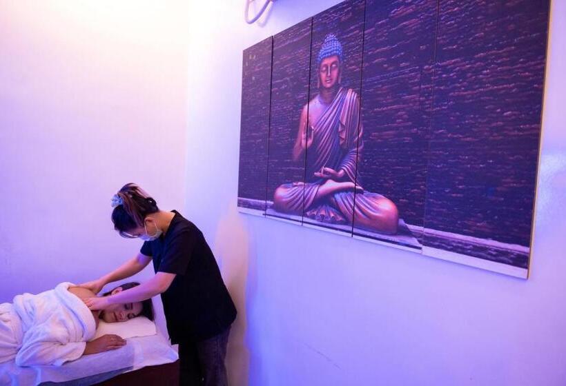 مسافرخانه Ramada Ajmer