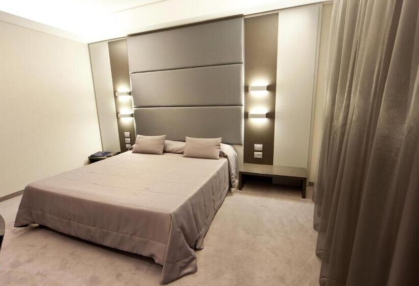 호텔 Albergo Dei Laghi