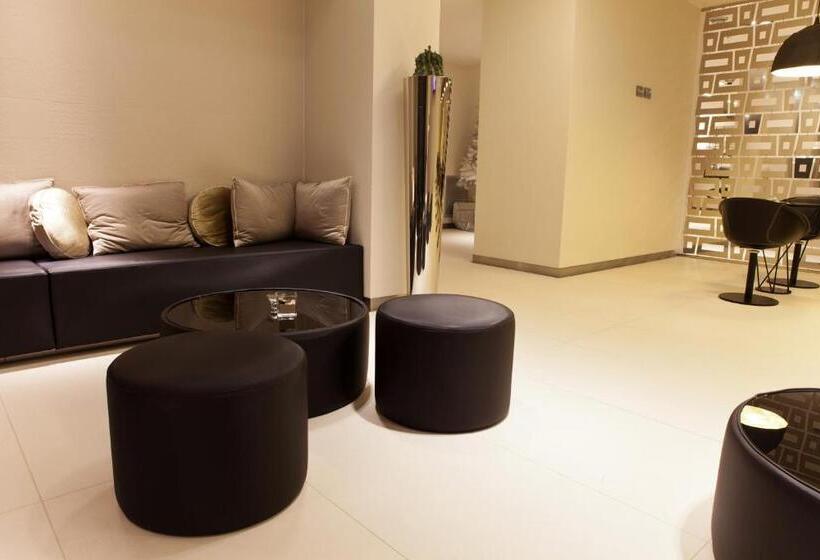 호텔 Albergo Dei Laghi