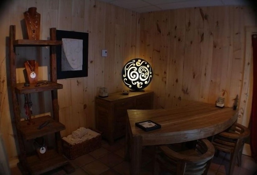 ホテル Auberge Couleurs De France