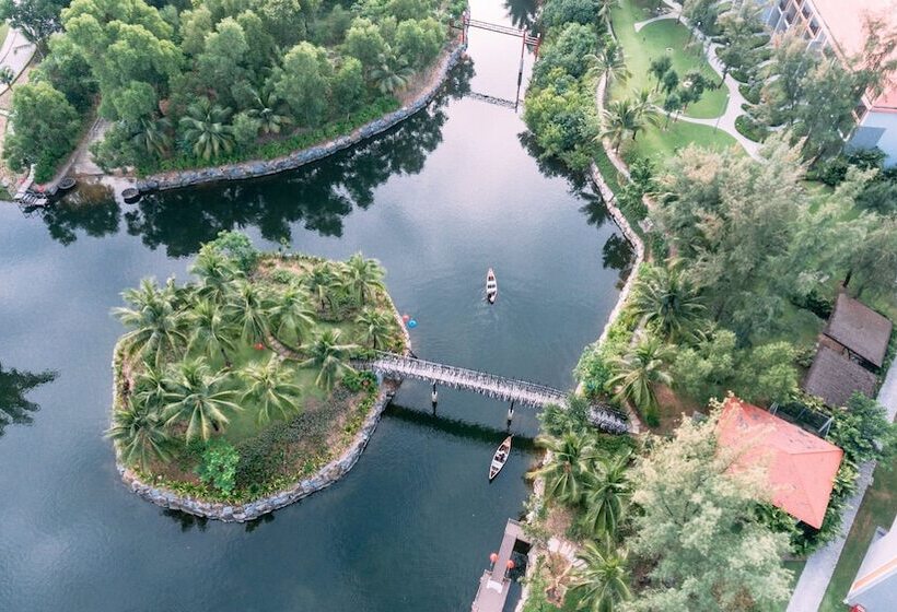 هتل Banyan Tree Lang Co