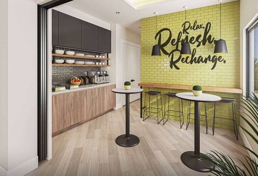 The Vibes Hotel, Trademark Collection By Wyndham