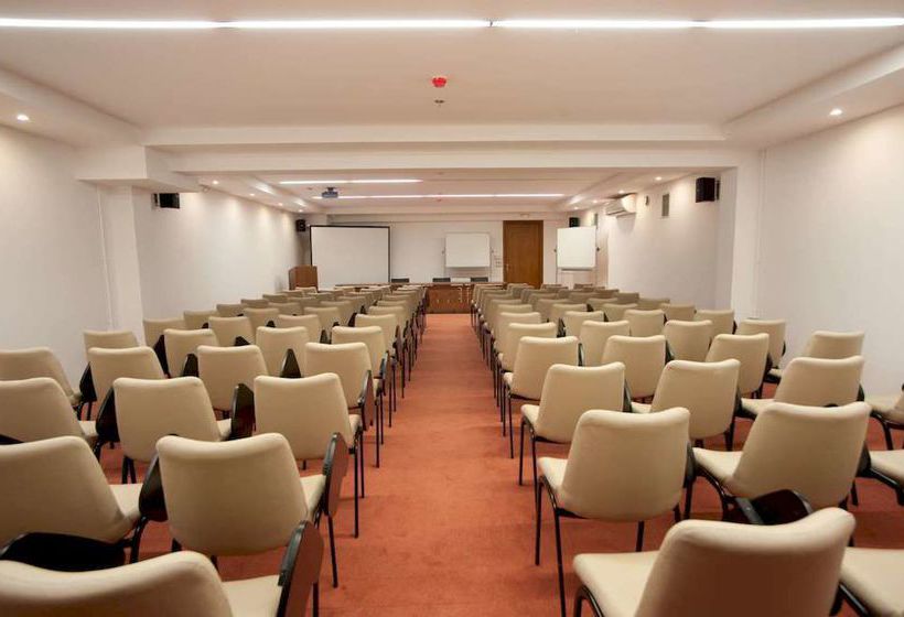 호텔 Buca Beach Resort