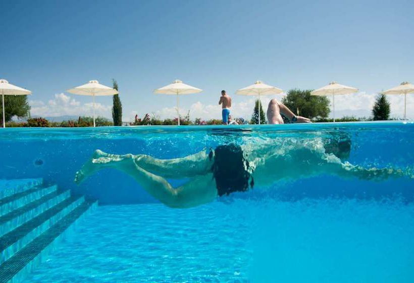 호텔 Buca Beach Resort