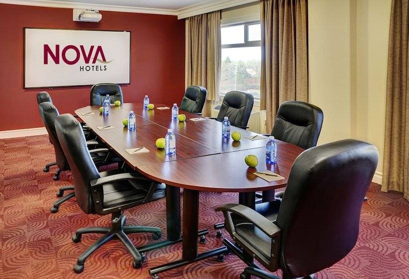 Отель Chateau Nova Yellowhead