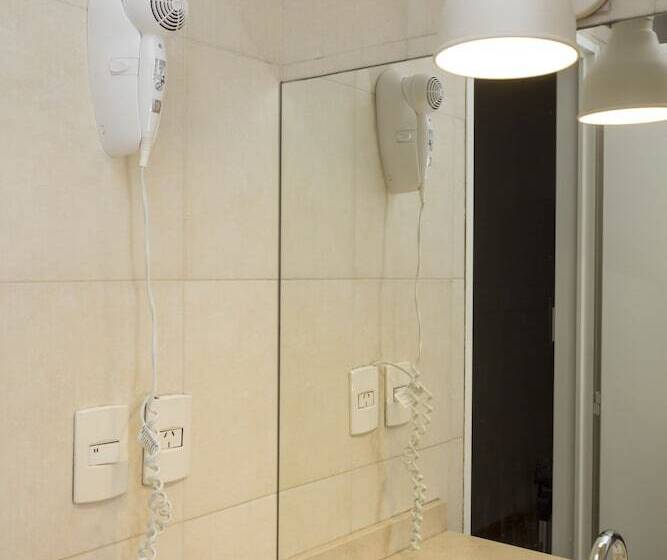 هتل Circus Hostel