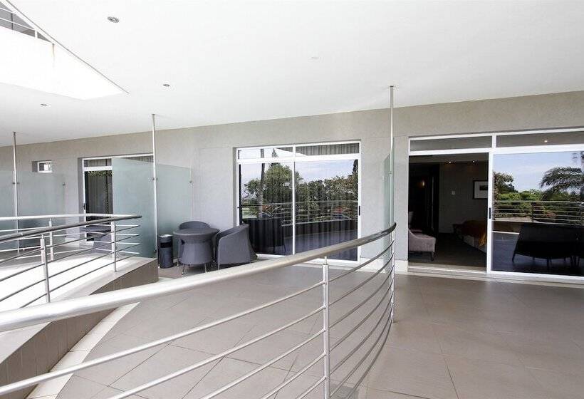 Отель Coastlands Musgrave