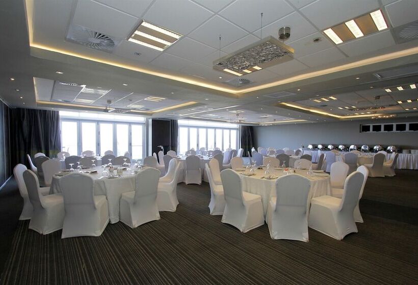 Отель Coastlands Musgrave